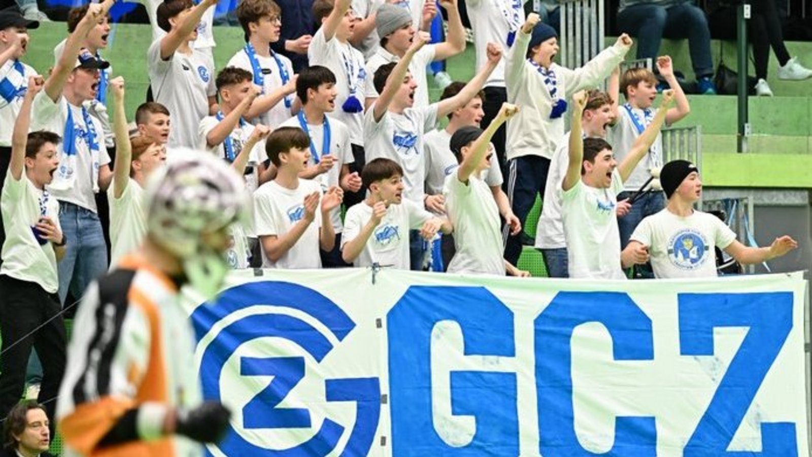 Mit Wäckerlin Reisen zum 6 Playoff Spiel 