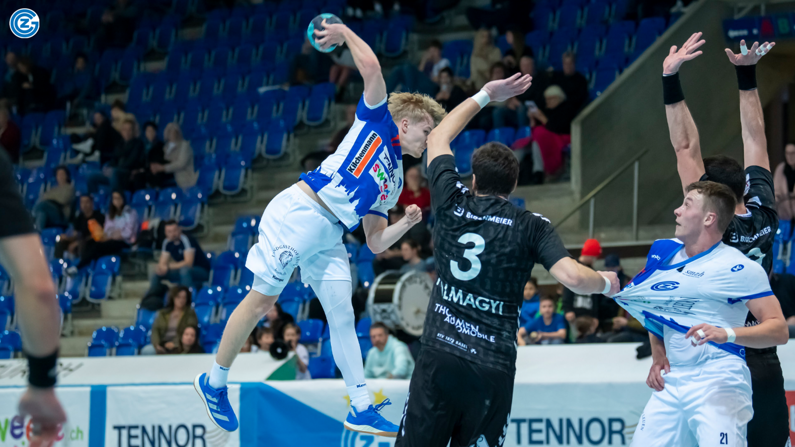 QHL: EIN ERSTER MATCHBALL UM DEN VIERTEN PLATZ