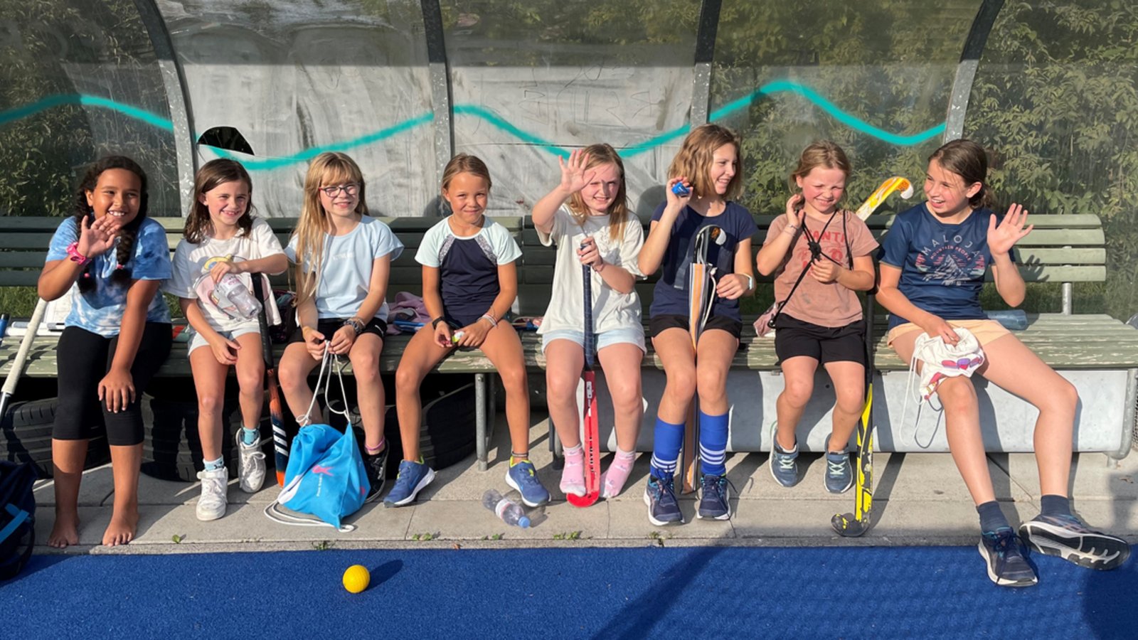 GIRLS ONLY: GC LANDHOCKEY LANCIERT DIE ZÜRIGIRLS HOCKEY ACADEMY