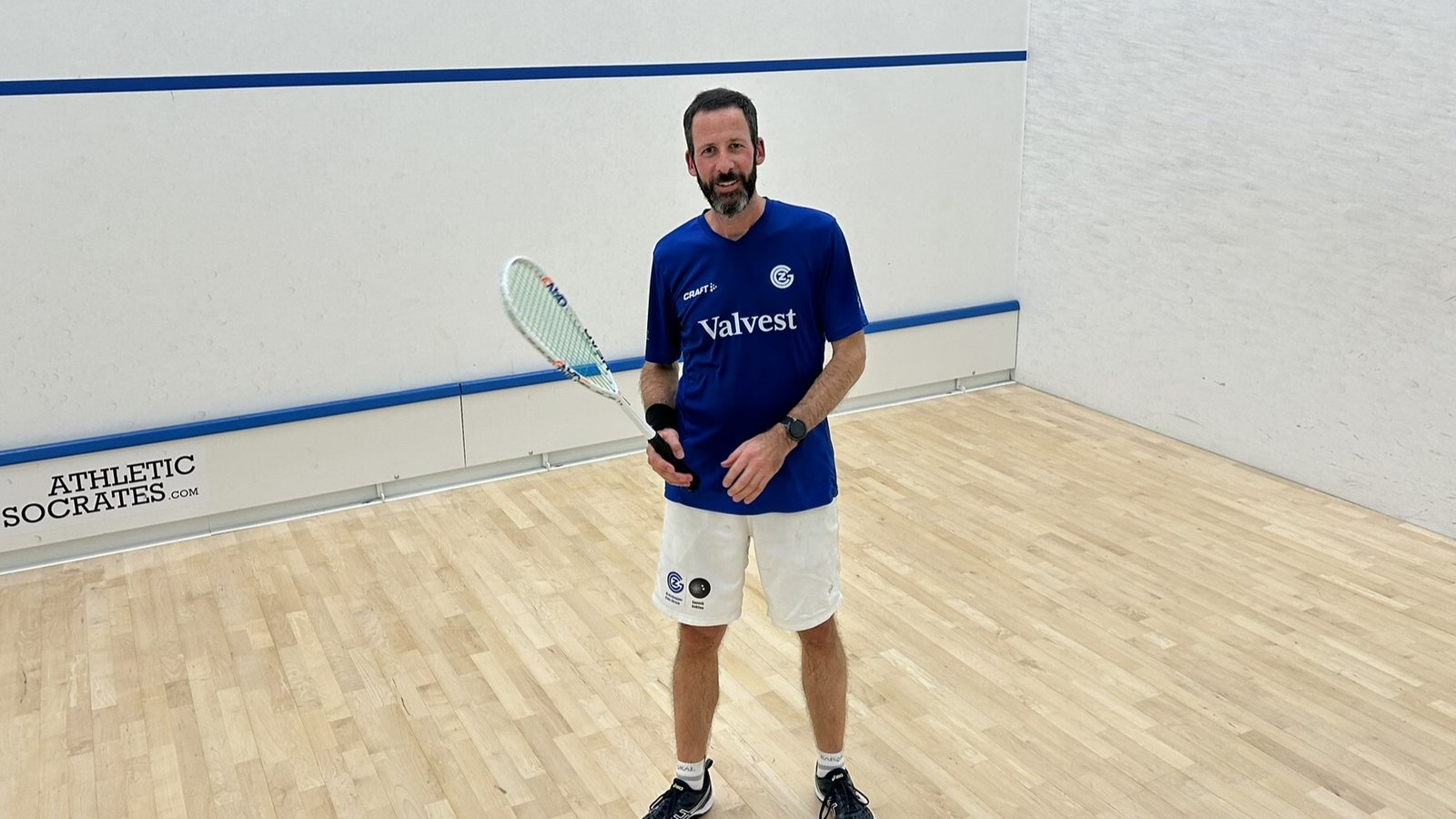 ERICH ASCHENBERGER ÜBER HERZBLUT UND SQUASH-COURTS