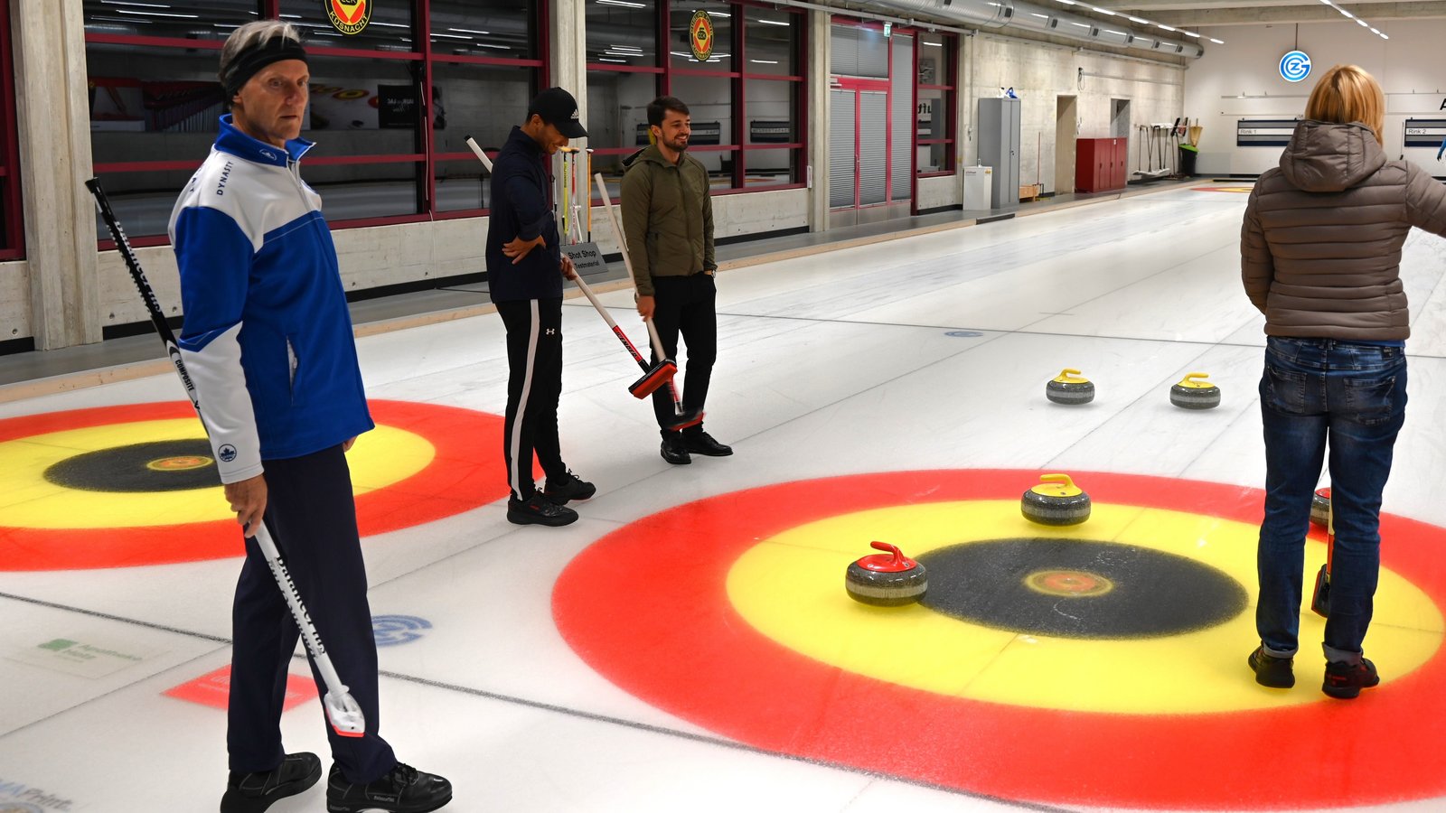 MIT EINFÜHRUNGSSEMINAR ZU NEUEN CURLING-MITGLIEDERN