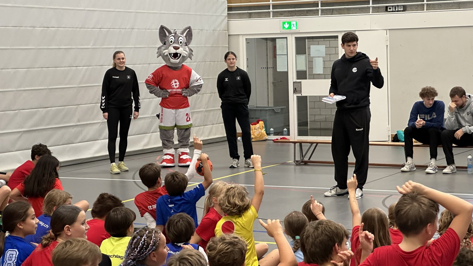 Verein: Handballcamp mit Überraschungsgast!