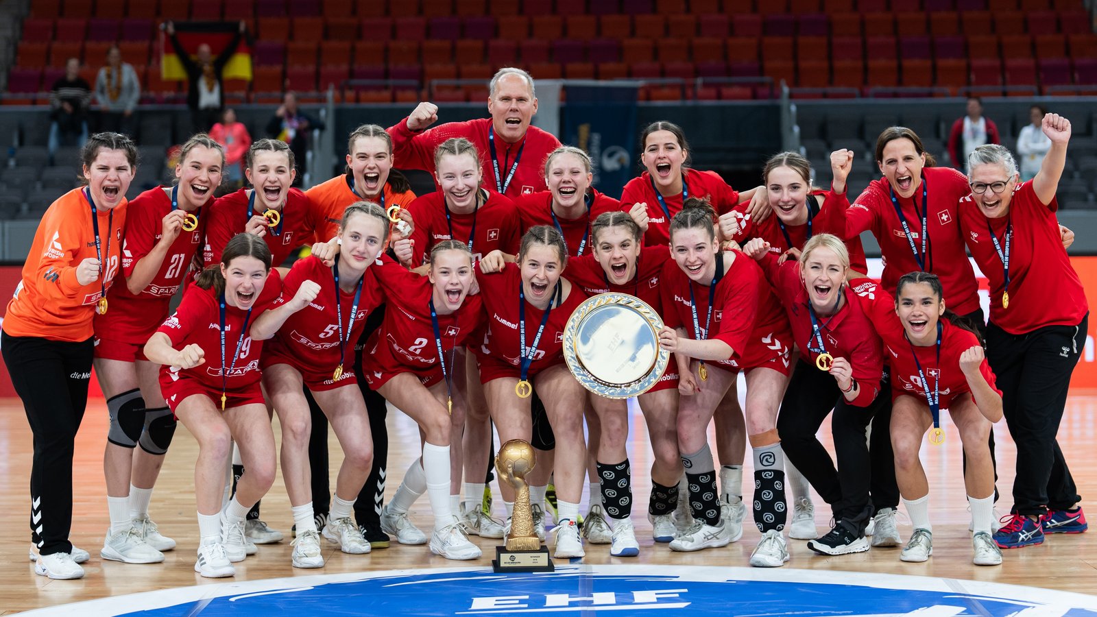 ERSTER TITEL IM SCHWEIZER FRAUENHANDBALL