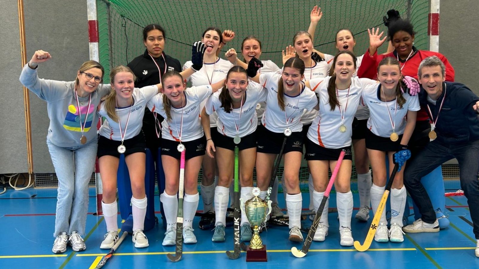 ERFOLGREICHE FRAUENTEAMS IN DER HALLENSAISON