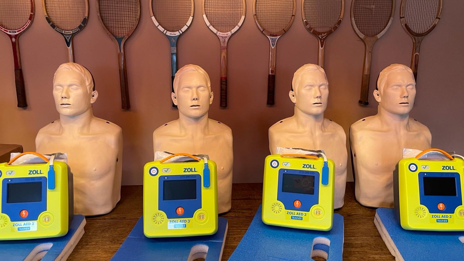 Auffrischungskurs Bedienung AED
