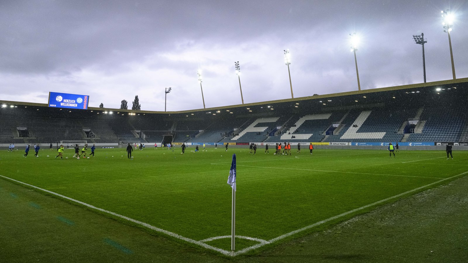Perfekter Fussballabend in Luzern - inklusive Kopfball-Hattrick
