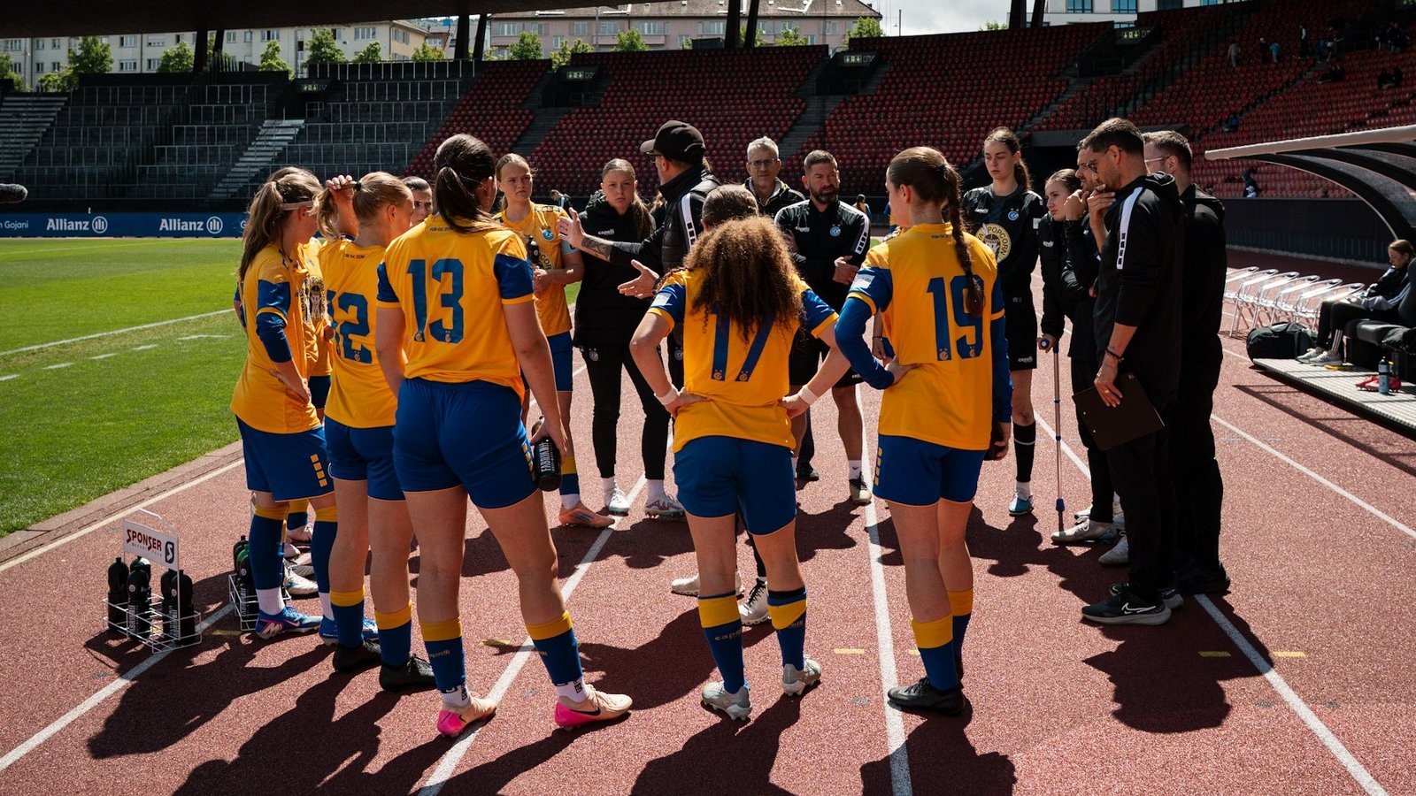U19 Team beim internationalen Blue Stars Youth Cup aktiv
