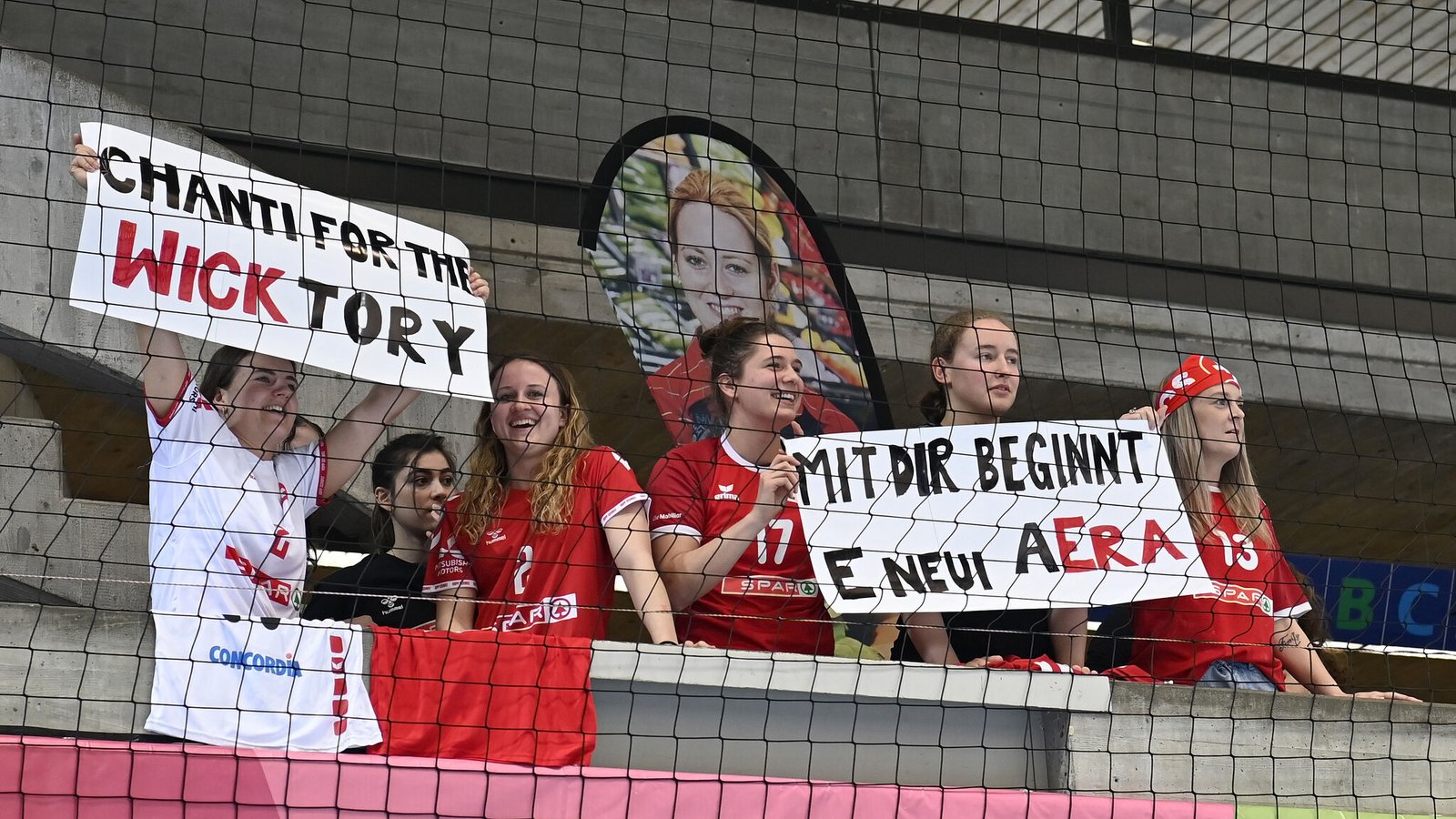 Verein: Pumpenvolle Saalsporthalle beim Länderspiel!