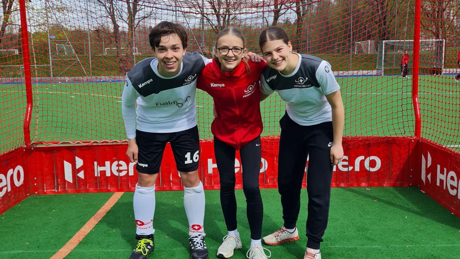  U16 Girls und Boys an Hockey-5 Länderspielen in Lausanne